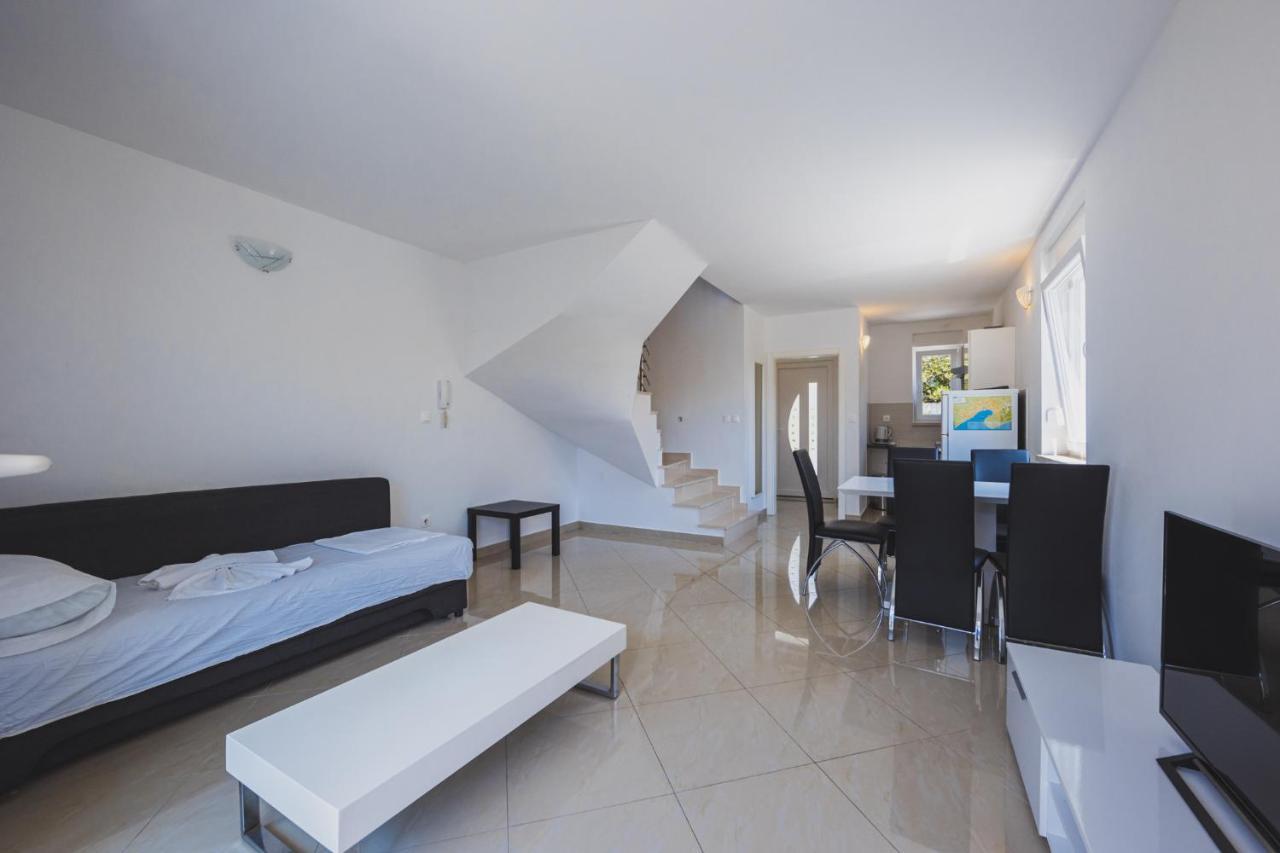 Apartments Lemon Novalja Bagian luar foto